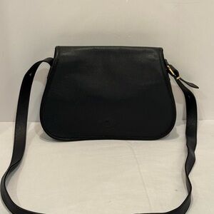 Vintage Longchamp leather Crossbody in dark navy blue.